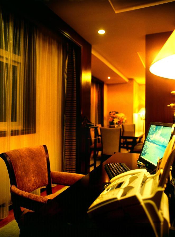 Royal International Hotel Ürümcsi Szoba fotó
